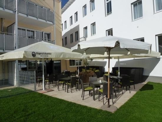 Und Cafe Paso Hotel