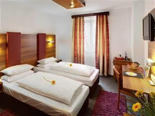 Hotel Und Cafe Paso 3*